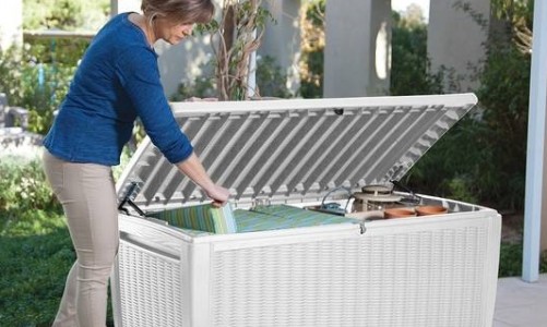 Пластиковый сундук для дачи Keter Pool Storage Box